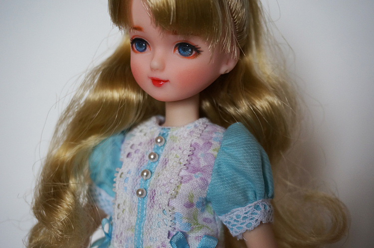 接妆的一只licca