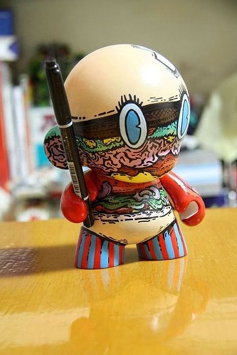 KIDROBOT MUNNY×TUGEN_WANG 手绘汉堡人(图ZNDA3NzM4NA==) - 艺术插画 - 站酷设计师铁渣是个好土根原创素材 - 站酷ZCOOL