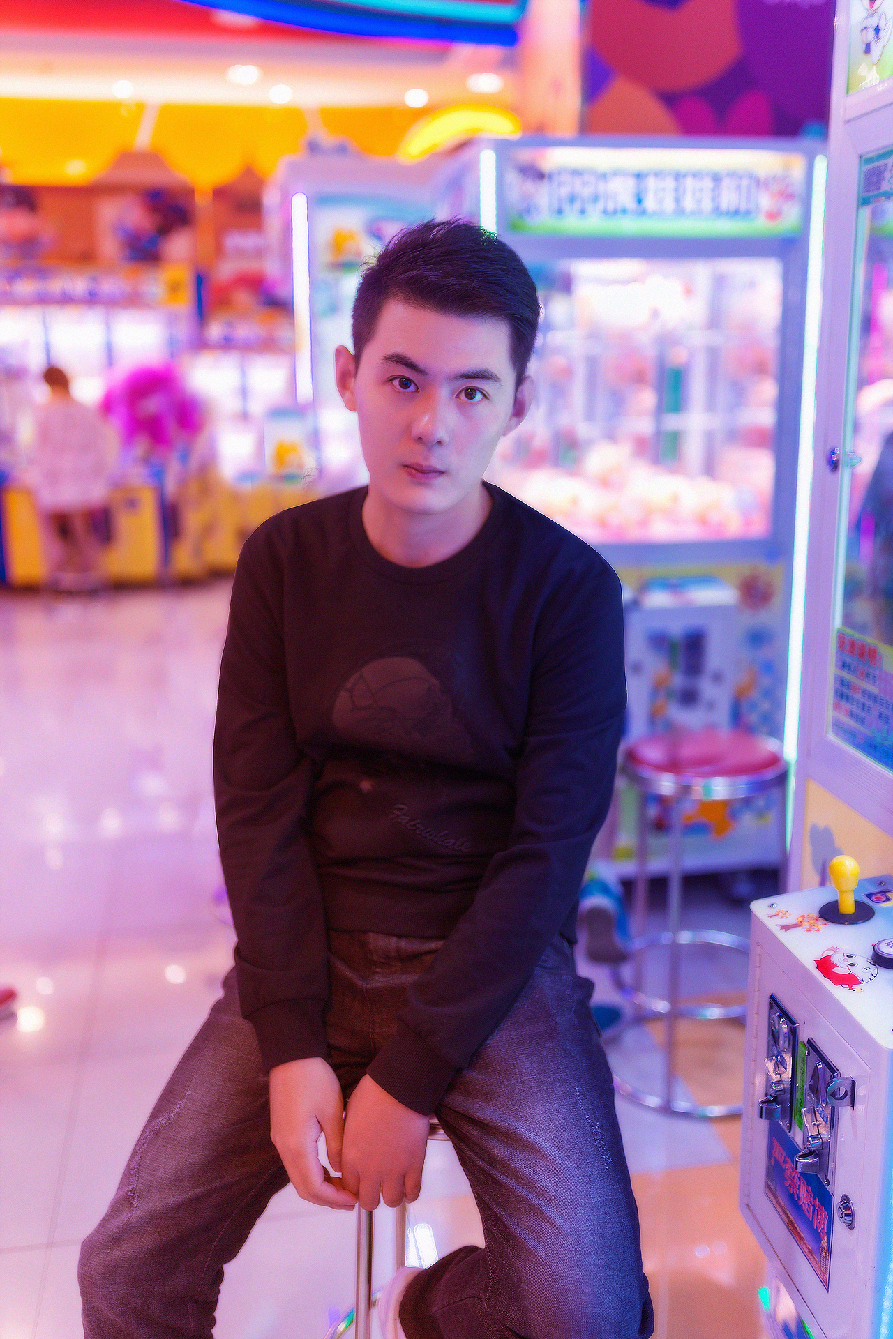 电玩城人像男生色彩