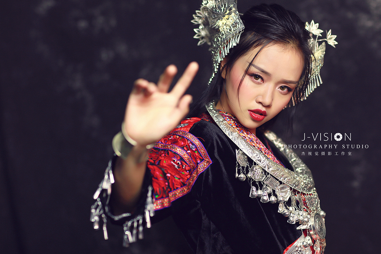 玩转苗服（图ZMTAwNTUwNDQ4） - 人像摄影 - 站酷设计师JEGOO原创素材 - 站酷ZCOOL