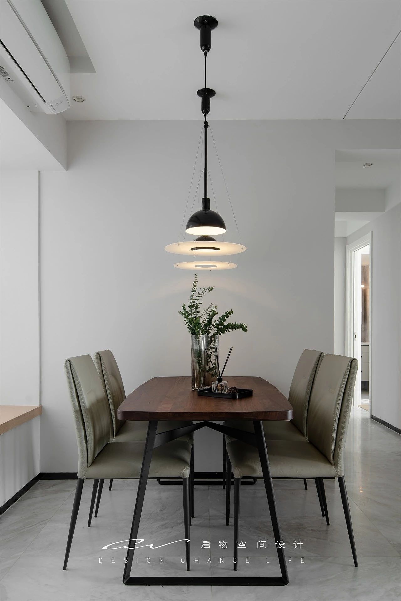 白色无压感的家