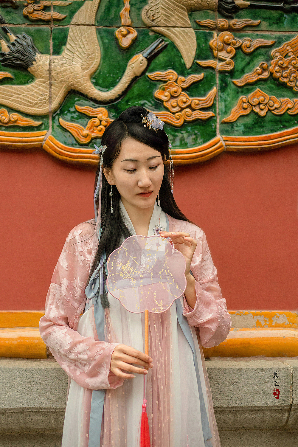 琥珀色的黄昏下，是缱绻的时光和你