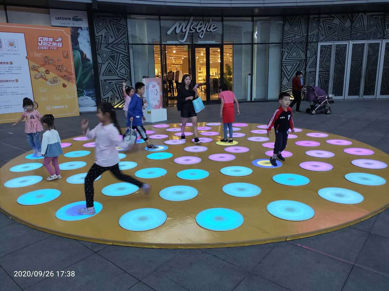 室外彩色圆舞曲 多人彩色跑 互动道具租凭