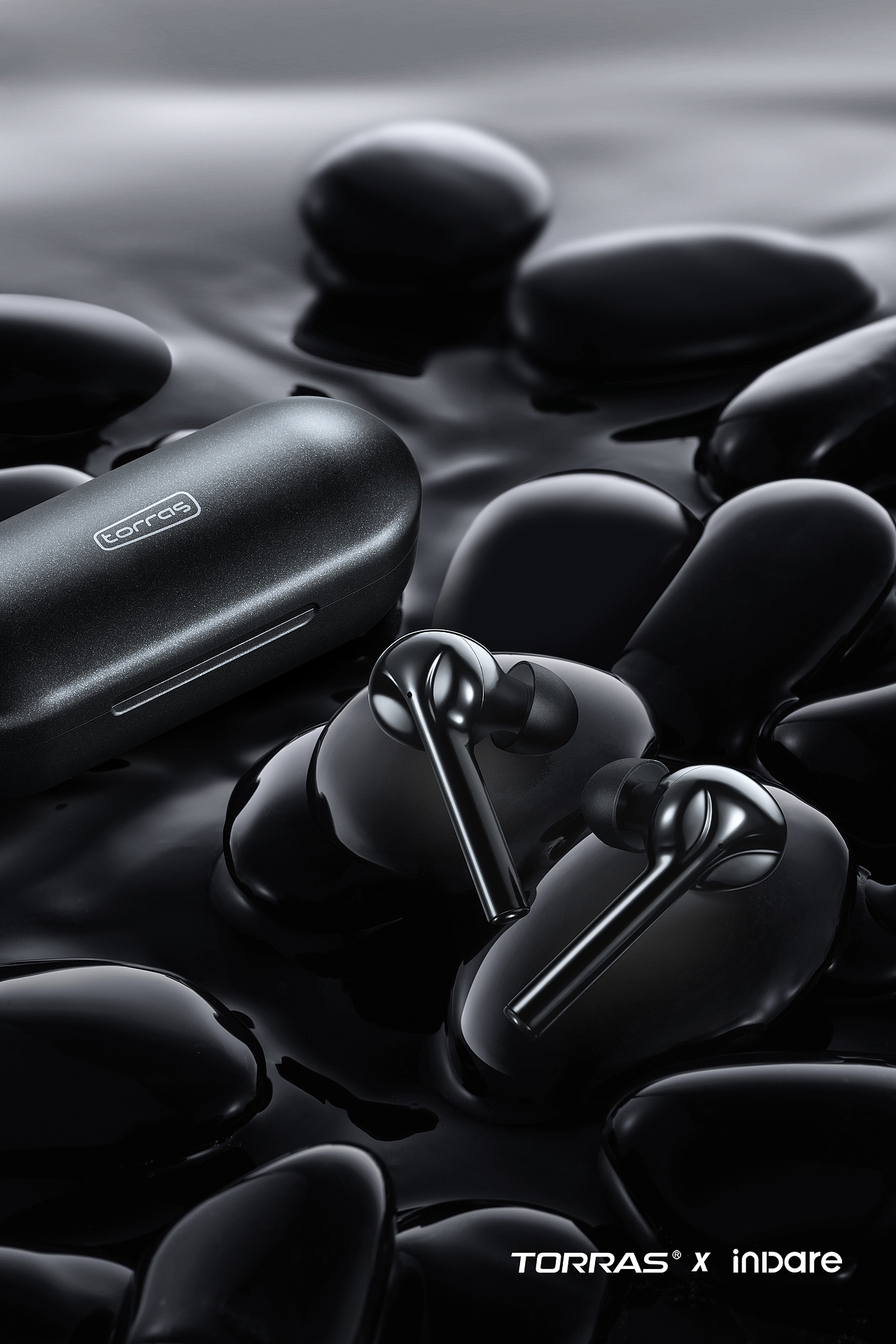 图拉斯耳机创意美图设计