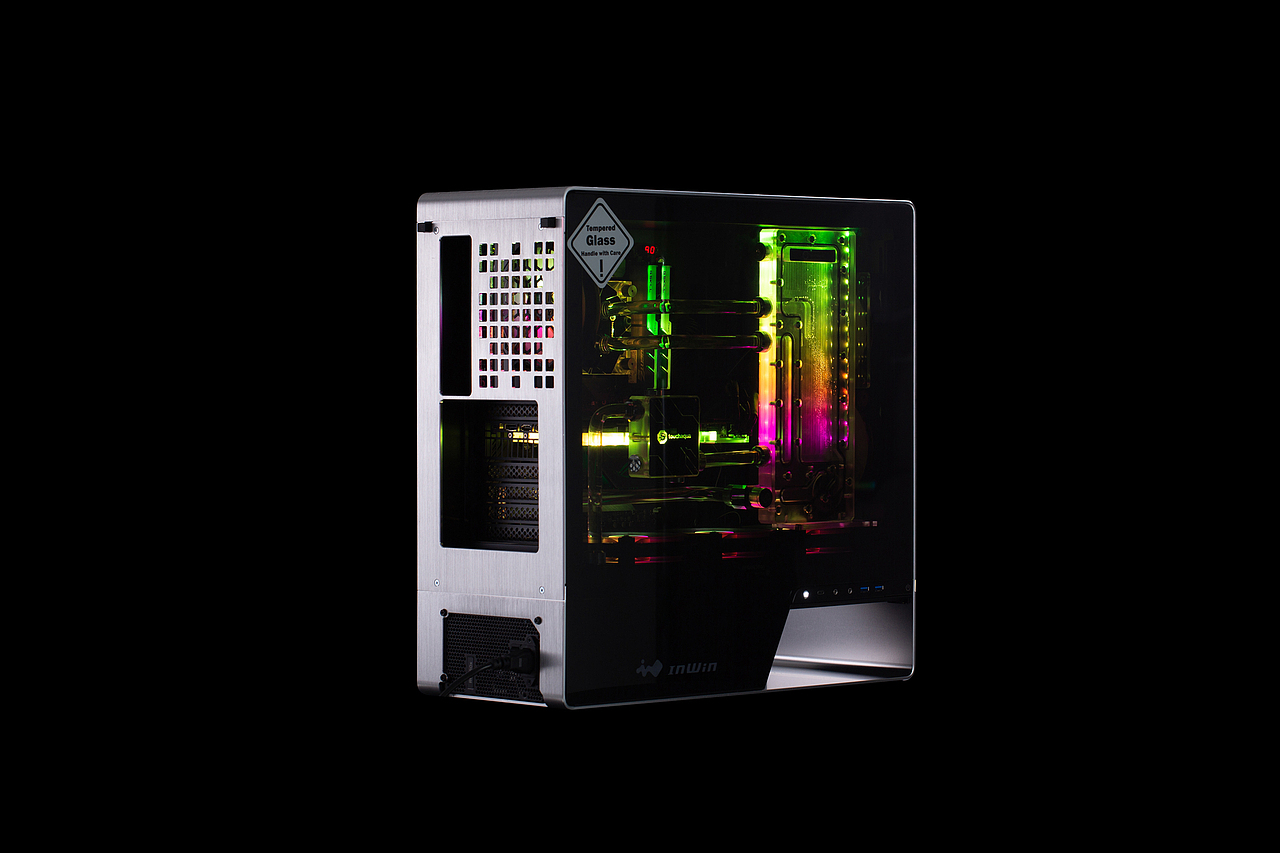 电脑水冷主机拍摄