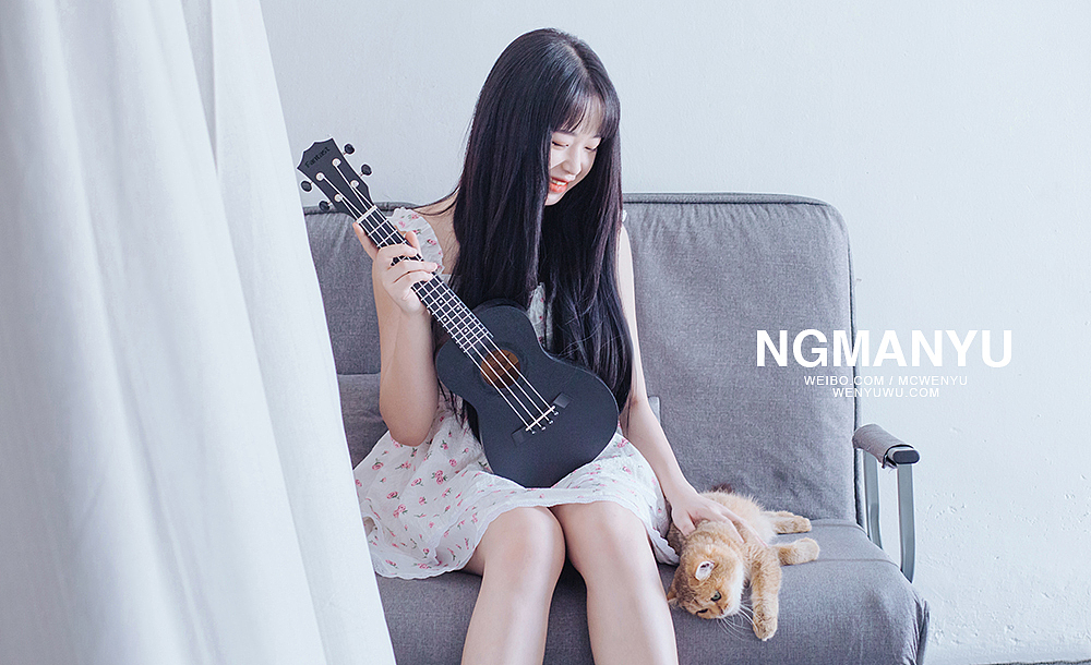 可爱的尤克里里人像