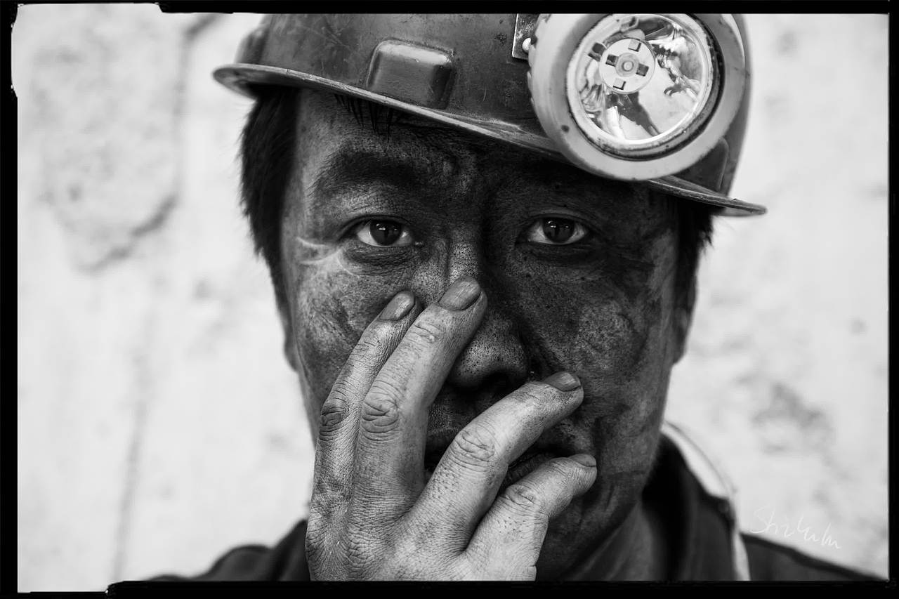 矿工人像