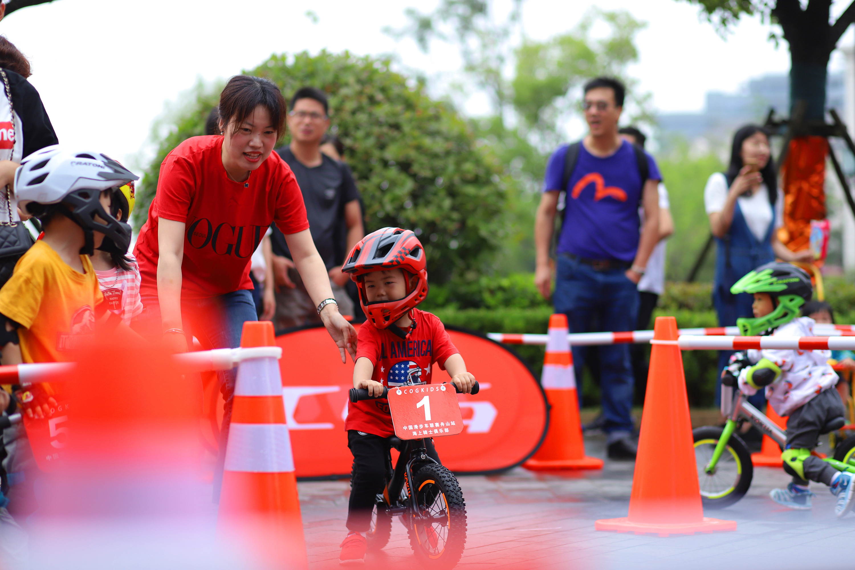 儿童节滑步车活动|摄影|人像摄影|悟空体育_原创作品-站酷zcool
