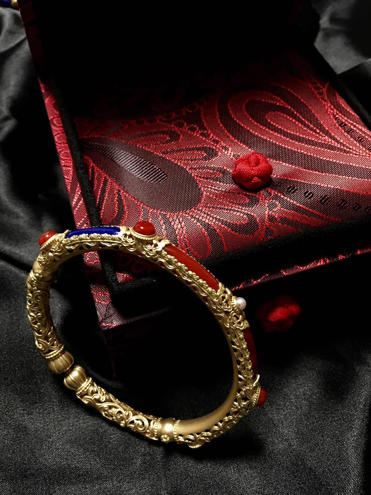 金刚平安如意镯改版 阿卡珊瑚 青金石 金（图ZODQyMzcwODg=） - 首饰设计 - 站酷设计师City_L原创素材 - 站酷ZCOOL