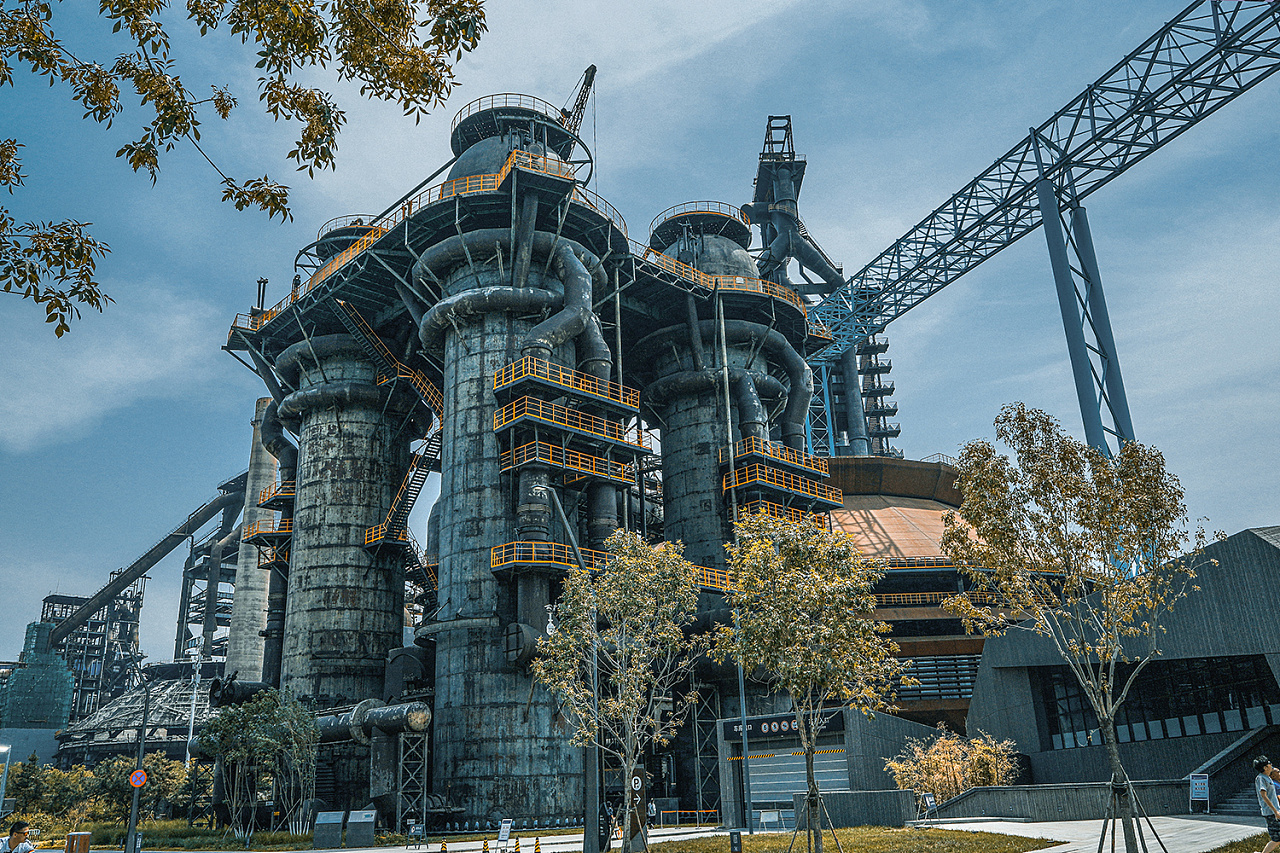 建筑拍摄 | 魔幻钢铁建筑