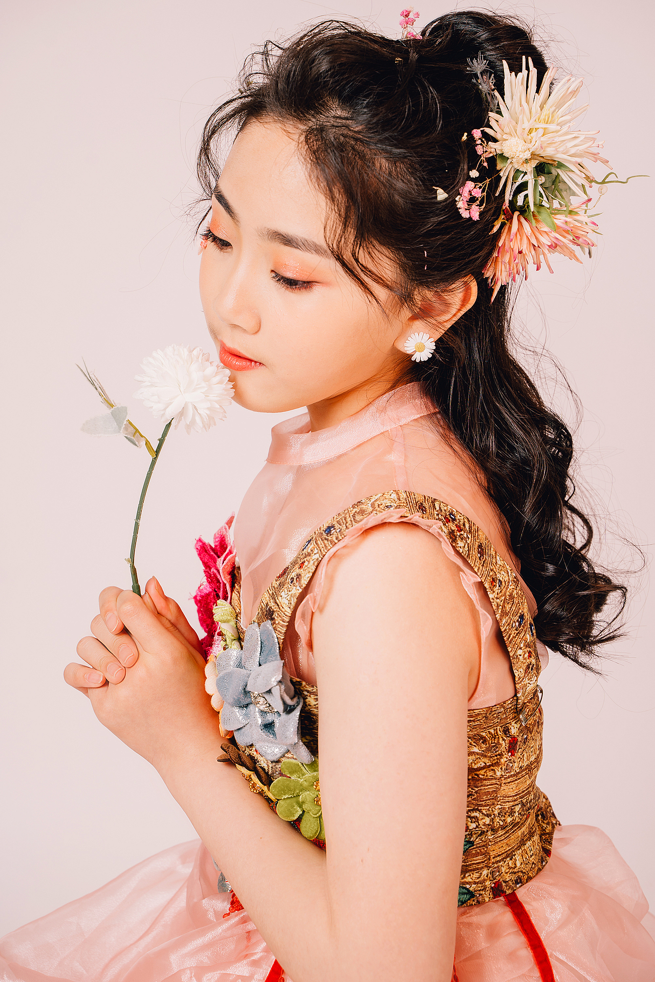 2022女孩（圖ZMjk2Mzk0NzQ0） - 人像攝影 - 站酷設(shè)計(jì)師德樂(lè)影業(yè)百子灣店原創(chuàng)素材 - 站酷ZCOOL