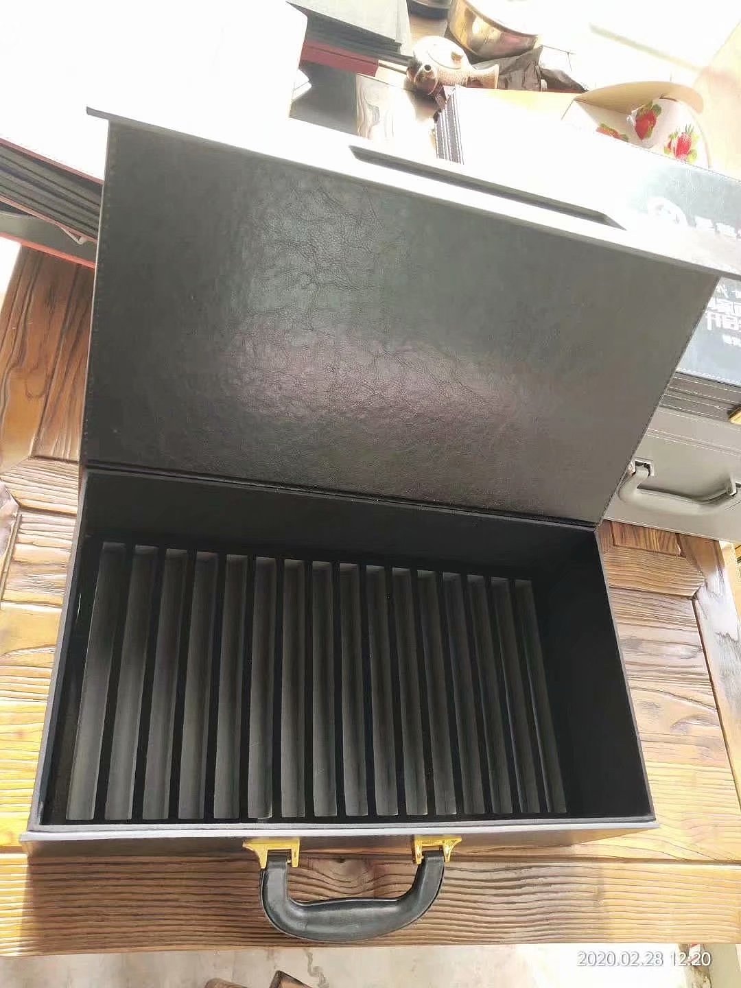 板材样品册制作汽车脚垫样品册加工汽车坐垫色卡册生产