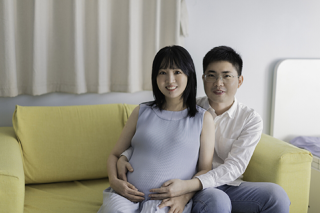 五个半月胎儿图片（怀孕5个月的胎儿会是什么样子呢？怀孕5个月孕妈妈肚子有多大？） | 说明书网