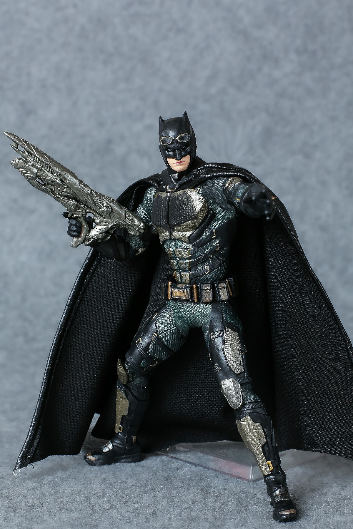 mafex 战术装甲蝙蝠侠