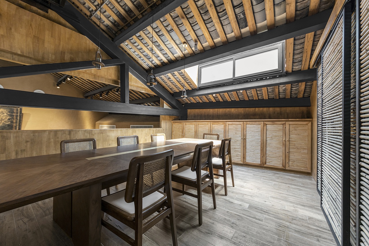 吉造新作 | 废弃仓房的餐厅 古市香成都第一分店