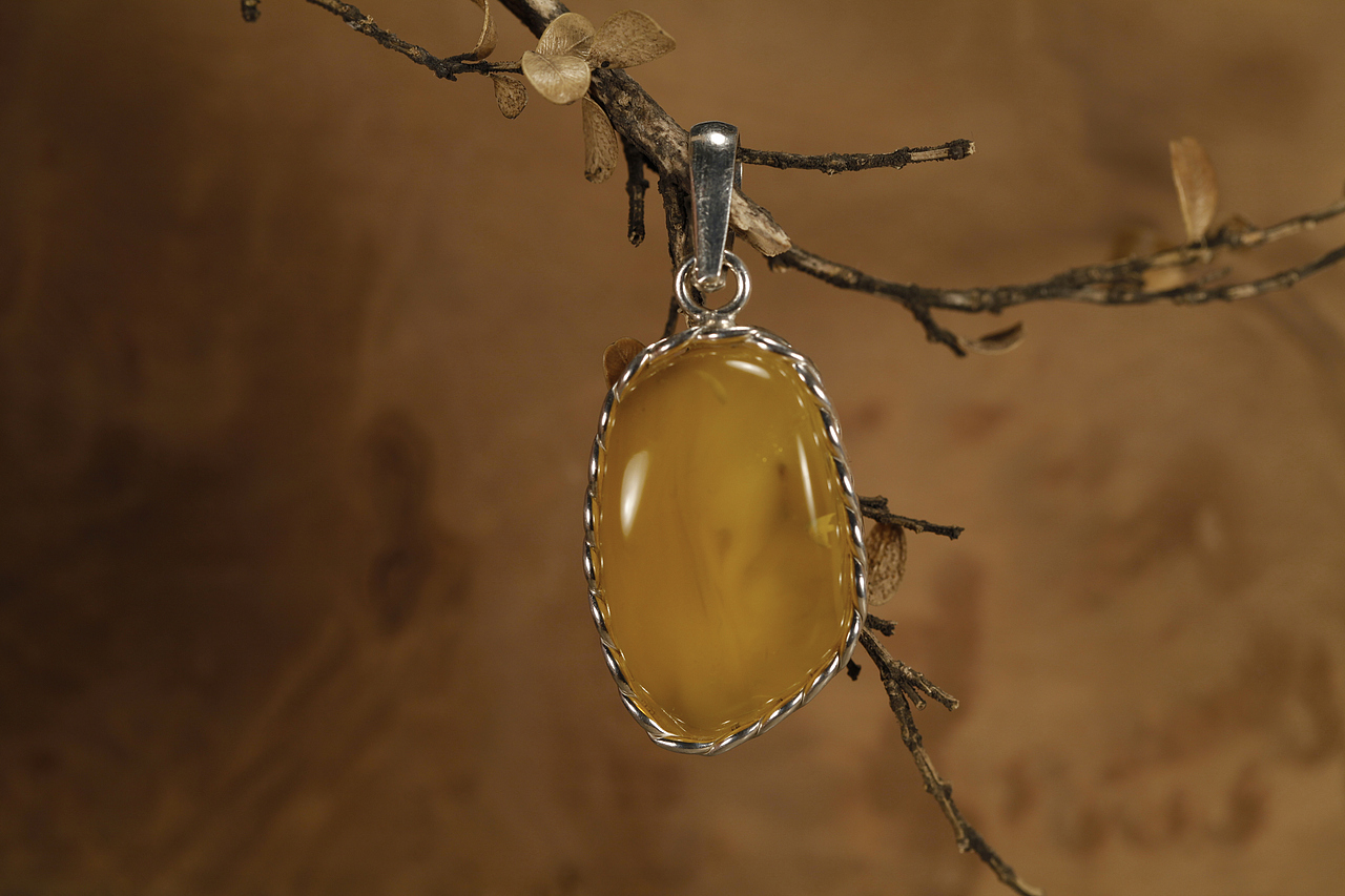 产品静物摄影电商产品拍摄餐具刀叉玉石拍摄琥珀蜜蜡（图ZMTQ0MjcxOTg0） - 产品摄影 - 站酷设计师睿杰嘉尔摄影公司原创素材 - 站酷ZCOOL