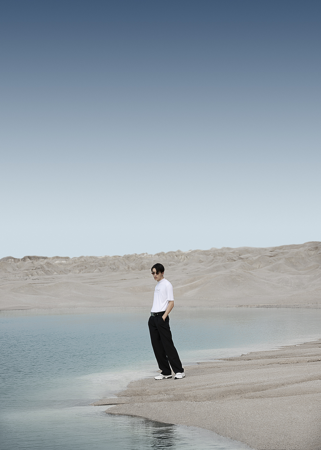 李荣凯yatalas服装大片2018印尼民丹岛上海/摄影师/2年前/386浏览李