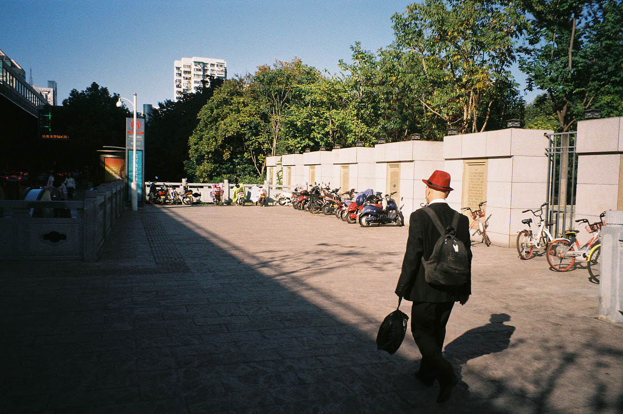 胶片摄影第二发|摄影|人像摄影|活在裆下 - 原创作品 - 站酷 (zcool)