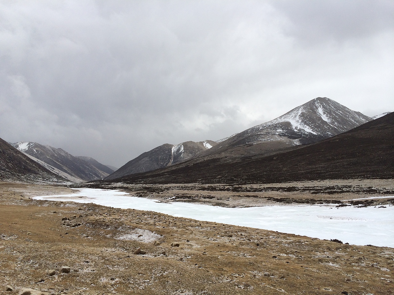天气有变化,我们要抓紧时间赶路啦~