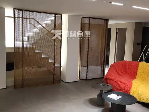 弧形不锈钢屏风 会所新颖款式的不锈钢镂空弧形隔断