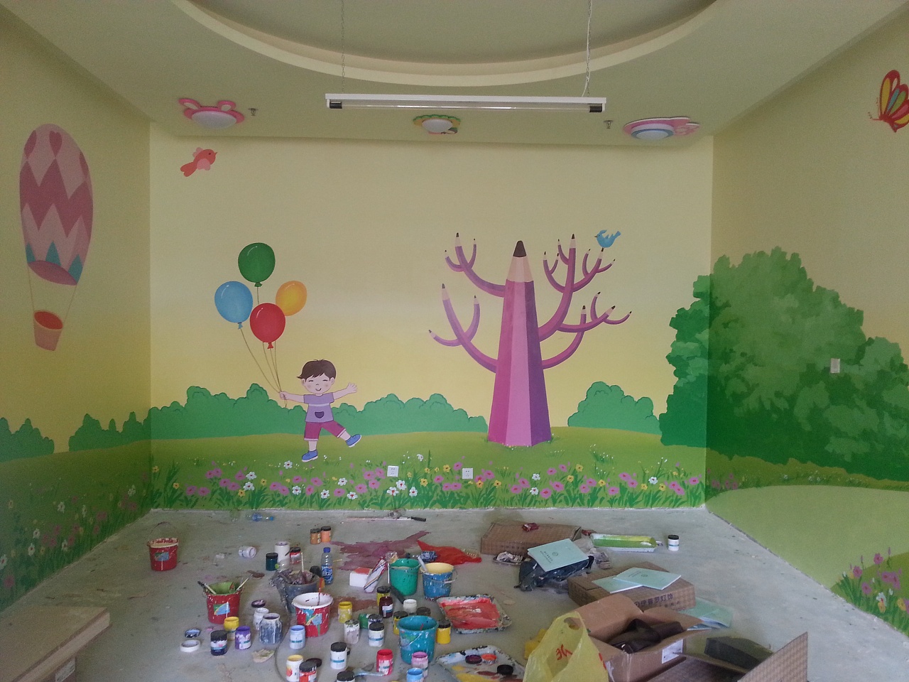 昆明西山区人民医院墙体彩绘墙画儿童病房墙面彩绘壁画