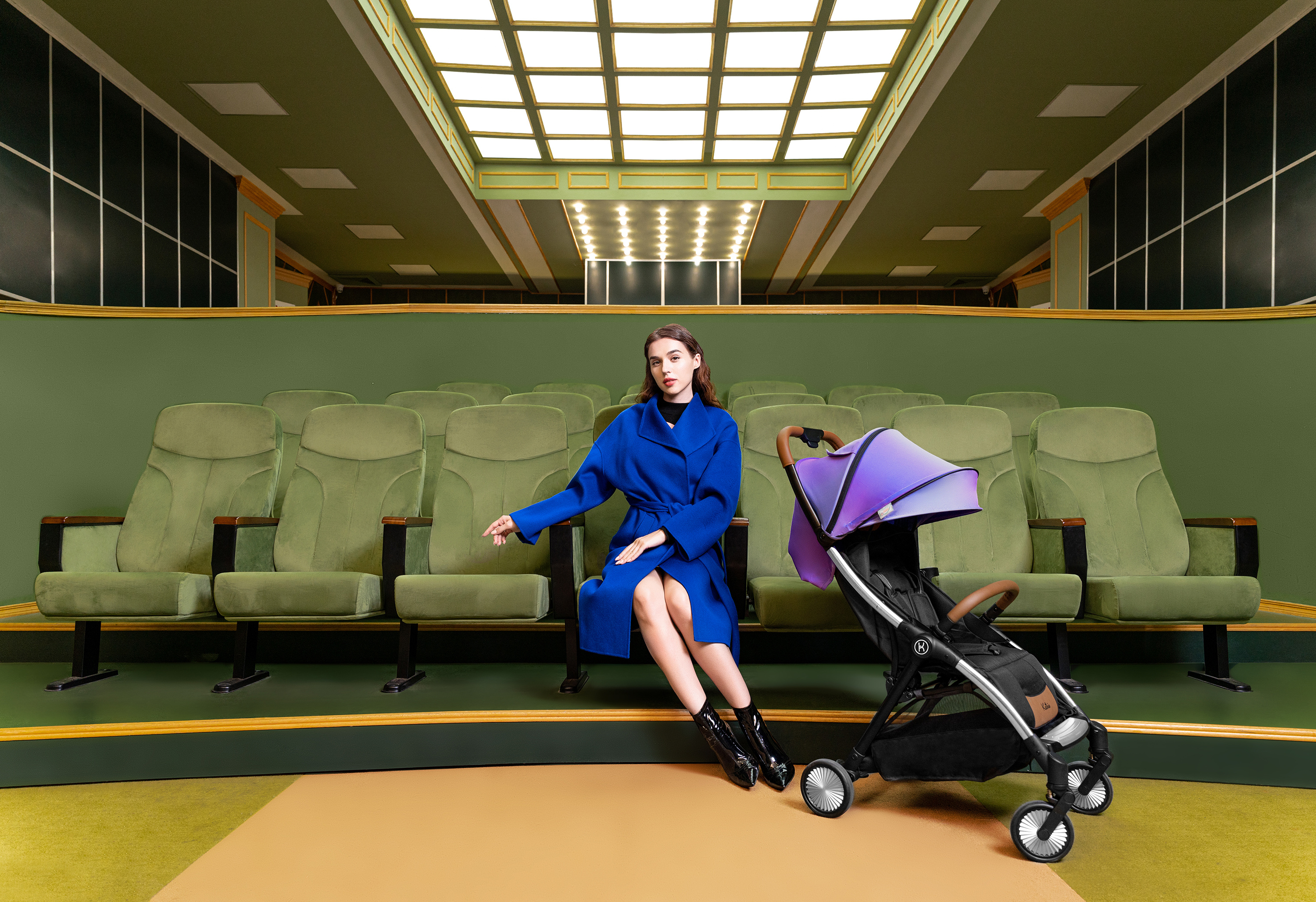 kathie 婴儿手推车形象片 | 电商摄影