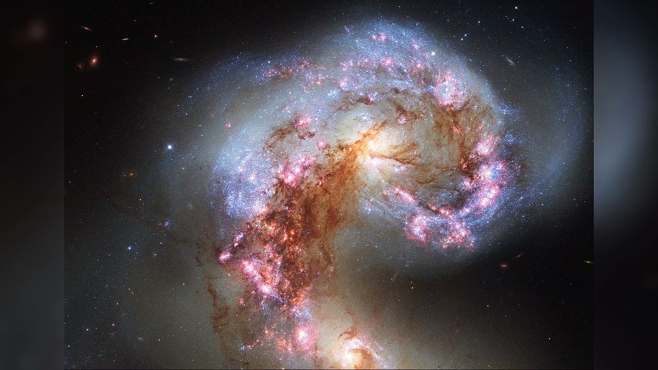 哈勃望远镜下的宇宙星空动态壁纸