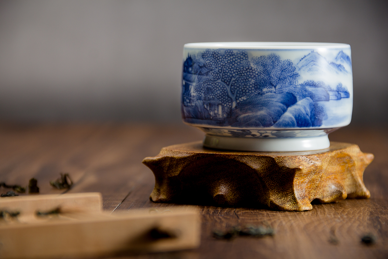 青花手绘杯、盖碗