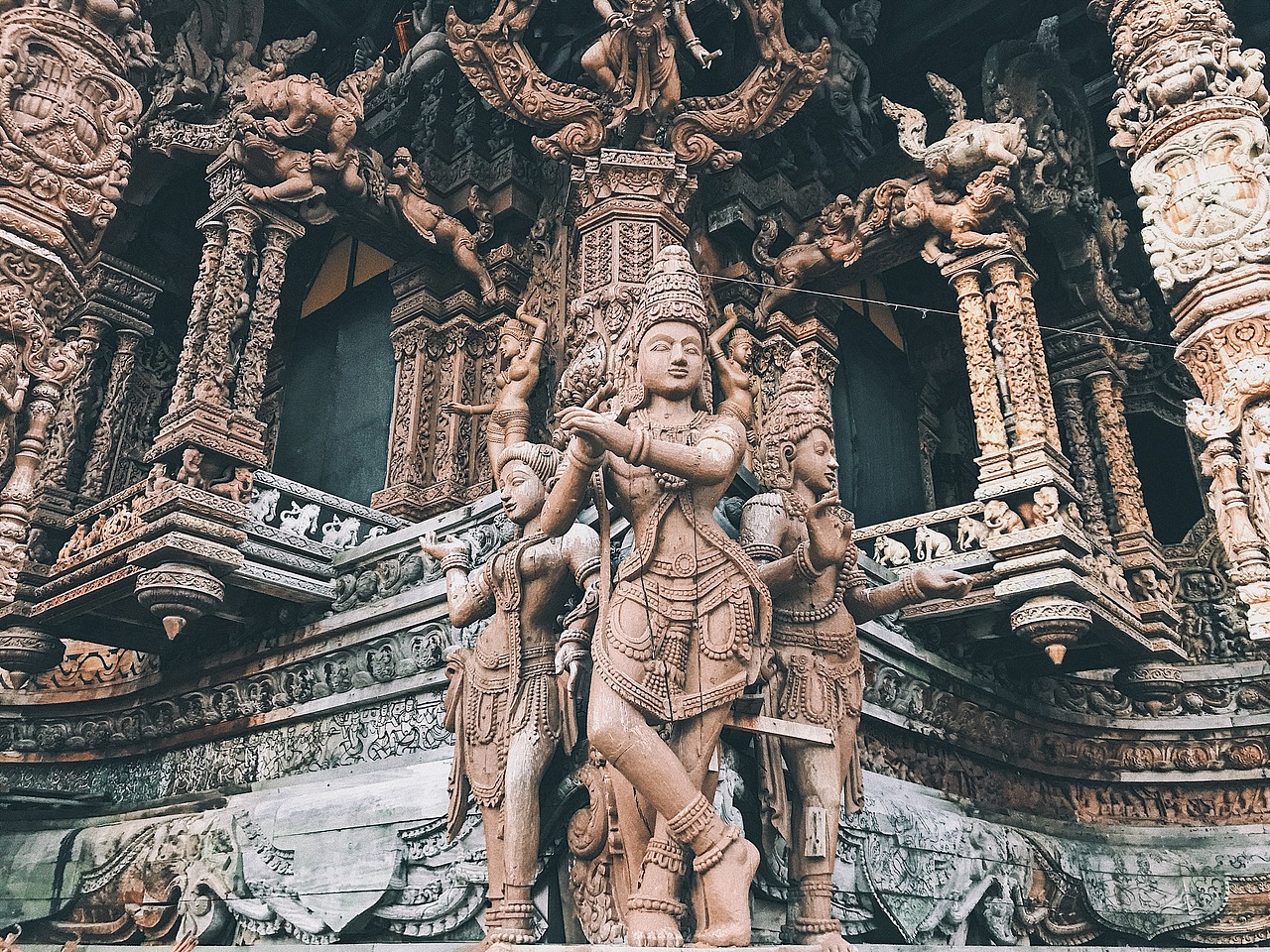 芭堤雅真理寺（图ZOTU1ODYwMjg=） - 环境/建筑摄影 - 站酷设计师蛇口梅长苏原创素材 - 站酷ZCOOL