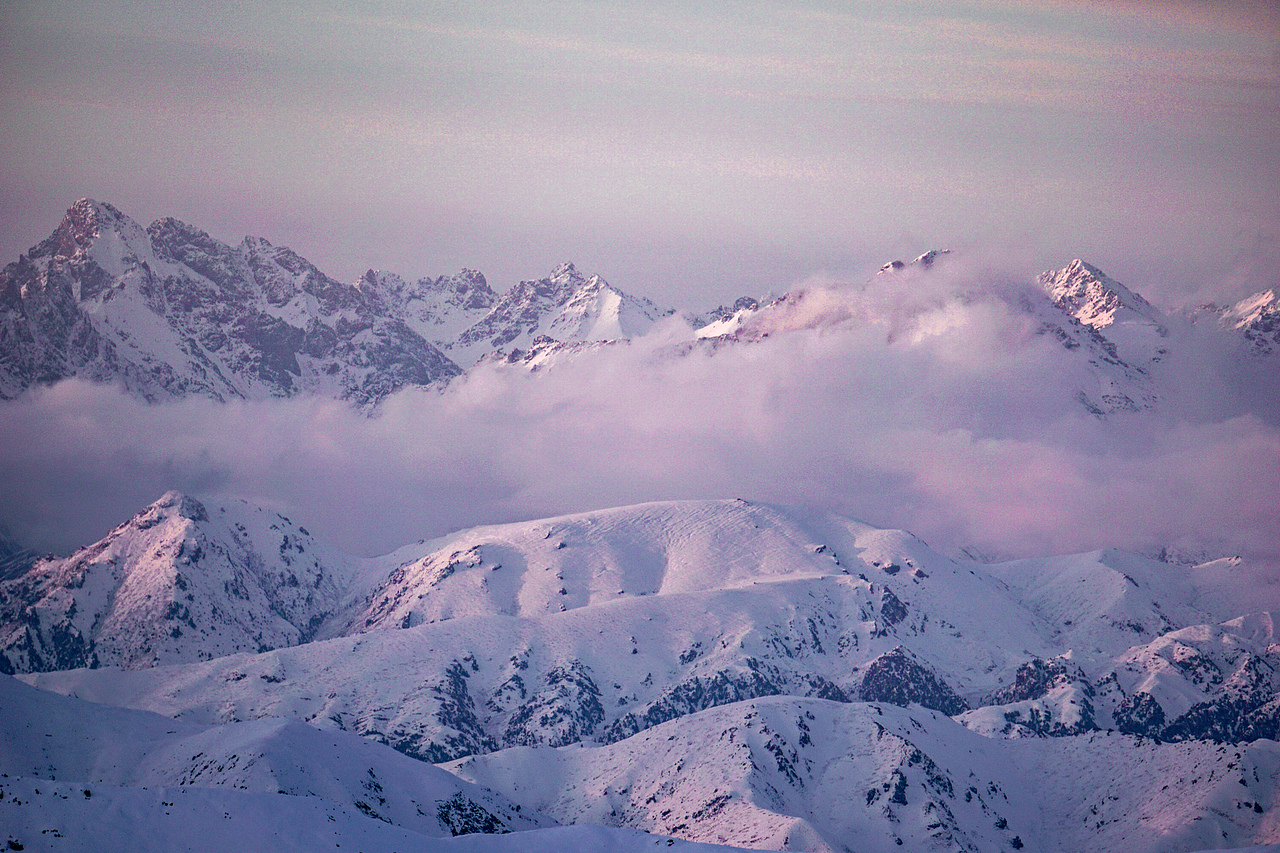 哪里的景色最美？答案在路上。