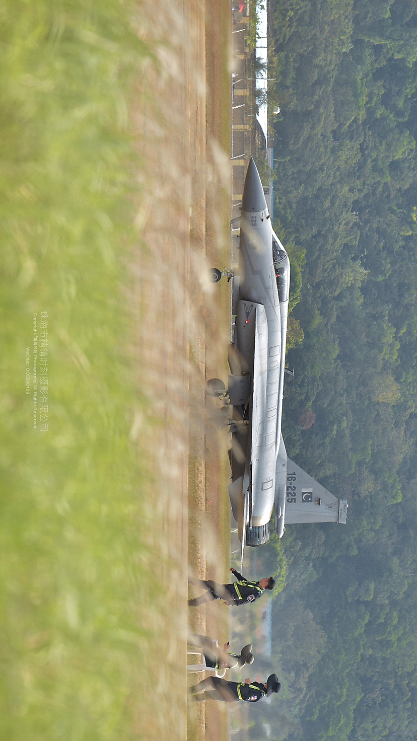 珠海航展（图ZMzIxNTY4ODQw） - 其他摄影 - 站酷设计师章清华2020原创素材 - 站酷ZCOOL