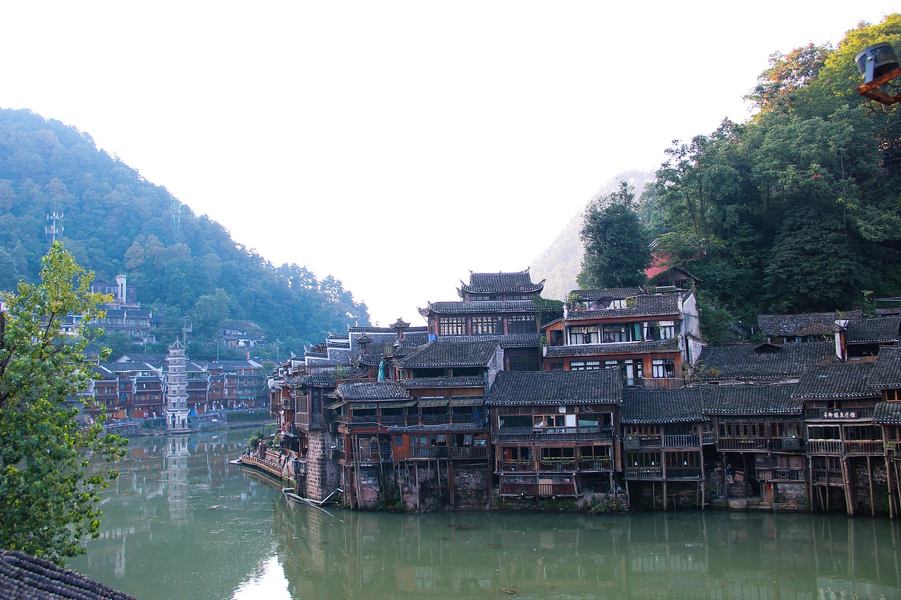 张家界-凤凰古城水乡（图ZNjU2NTA3NDg=） - 风光摄影 - 站酷设计师小灰叔原创素材 - 站酷ZCOOL