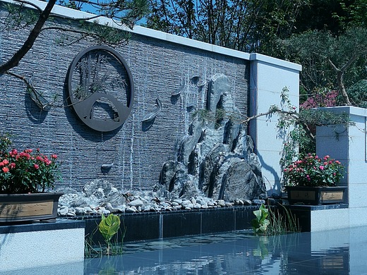 意境景墙:设计师亲自动手教工人优化雪浪石的造型空间-景观设计141天