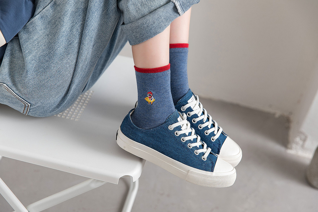 2019秋冬女袜INS风刺绣袜子日系