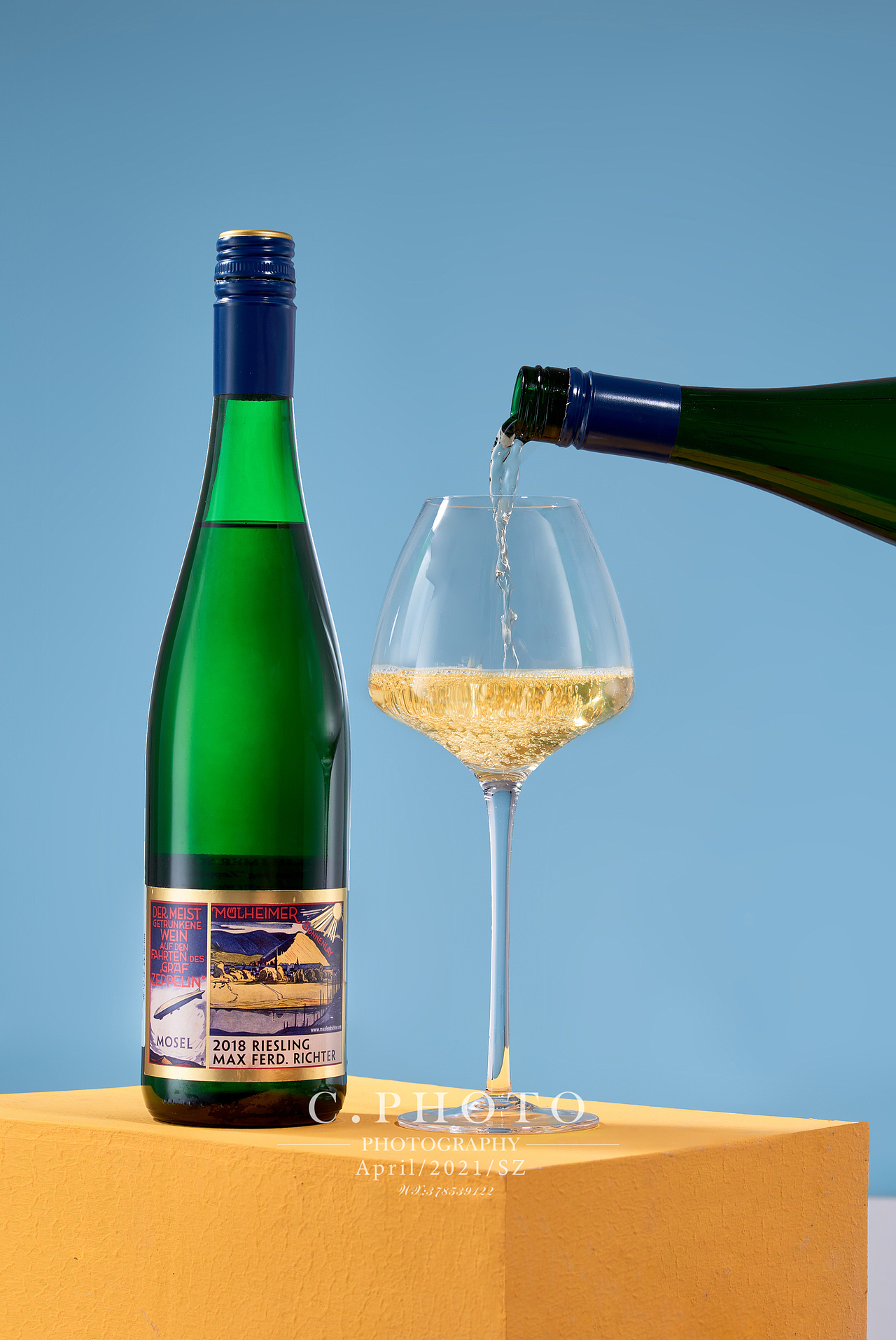 洋酒白底图洋洒威士忌白葡萄酒红酒摄影