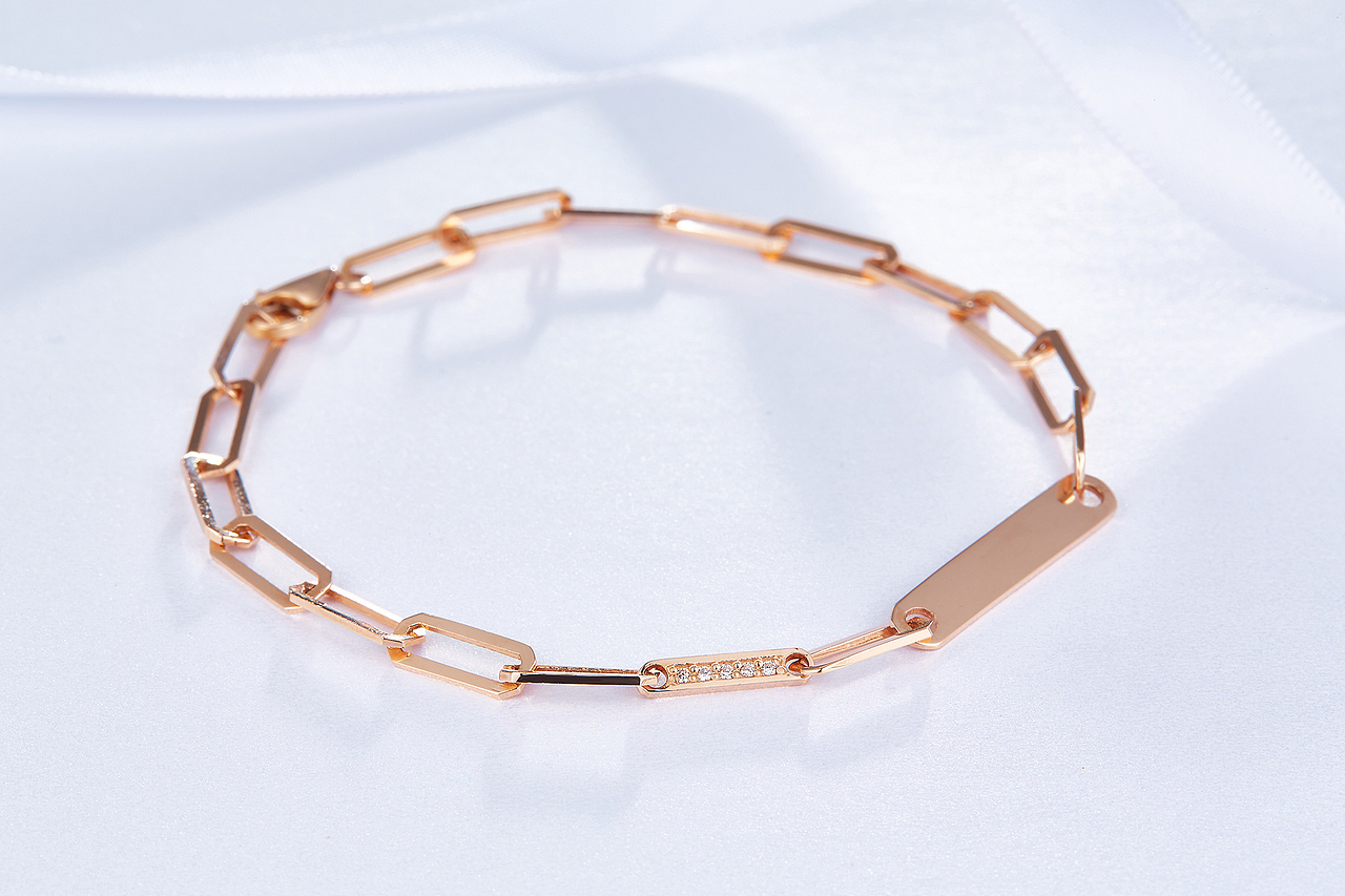 商业珠宝白浅色系场景摄影拍摄（图ZMTY5ODIwODky） - 产品摄影 - 站酷设计师商业摄影师陈剑波原创素材 - 站酷ZCOOL