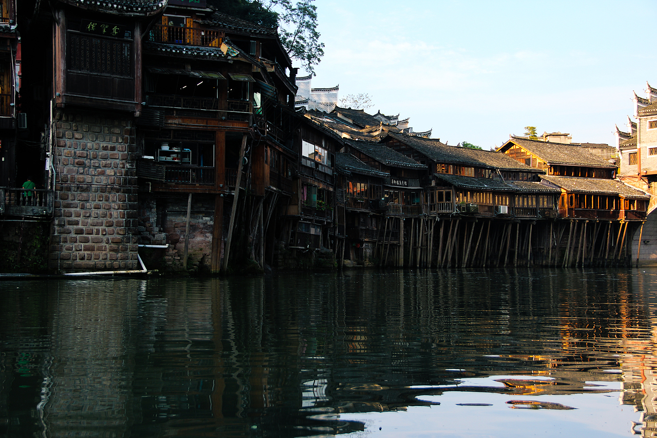 张家界-凤凰古城水乡（图ZNjU2NTEzODQ=） - 风光摄影 - 站酷设计师小灰叔原创素材 - 站酷ZCOOL