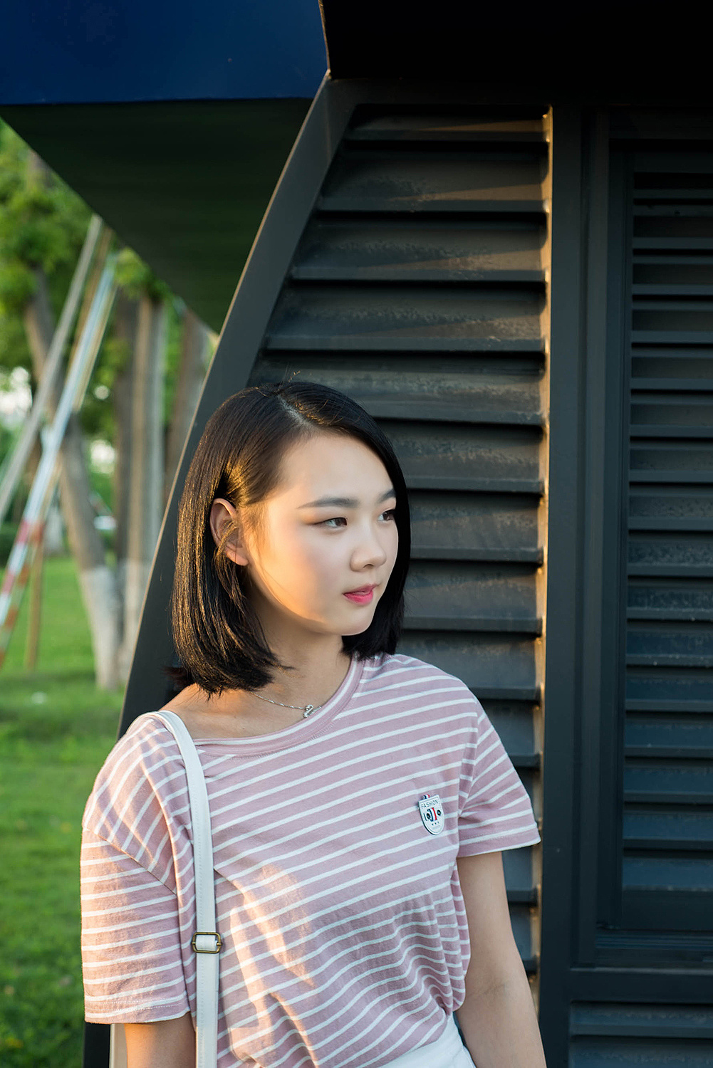 初夏,江边的青青青青青青青春少女.