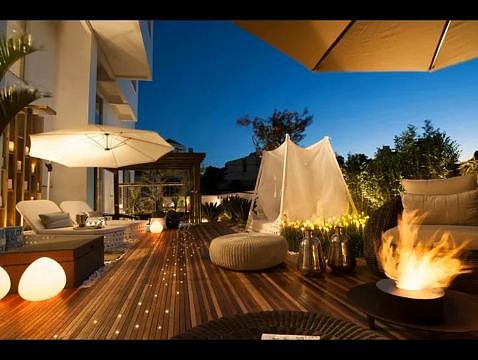 天台上，花园中！