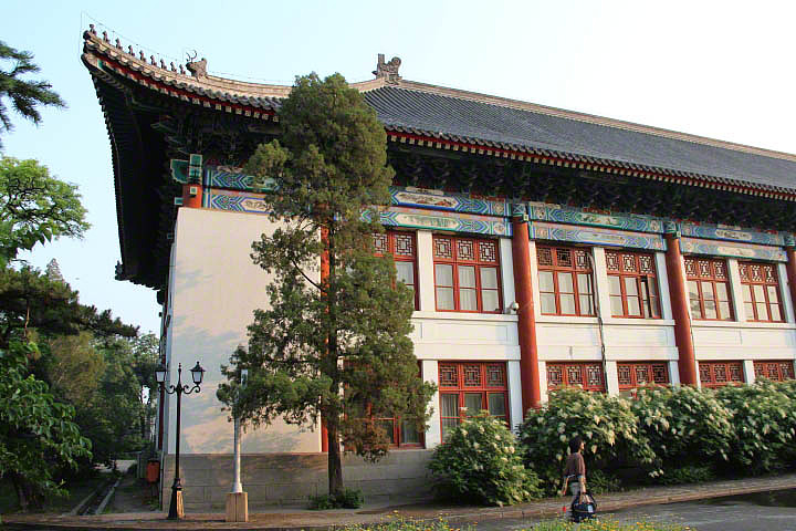 雨后的北大校园