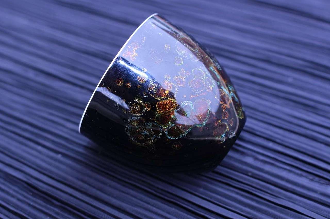 大漆白瓷杯（图ZMjgxNDk4OTEy） - 工艺品设计 - 站酷设计师阿六的七忆原创素材 - 站酷ZCOOL