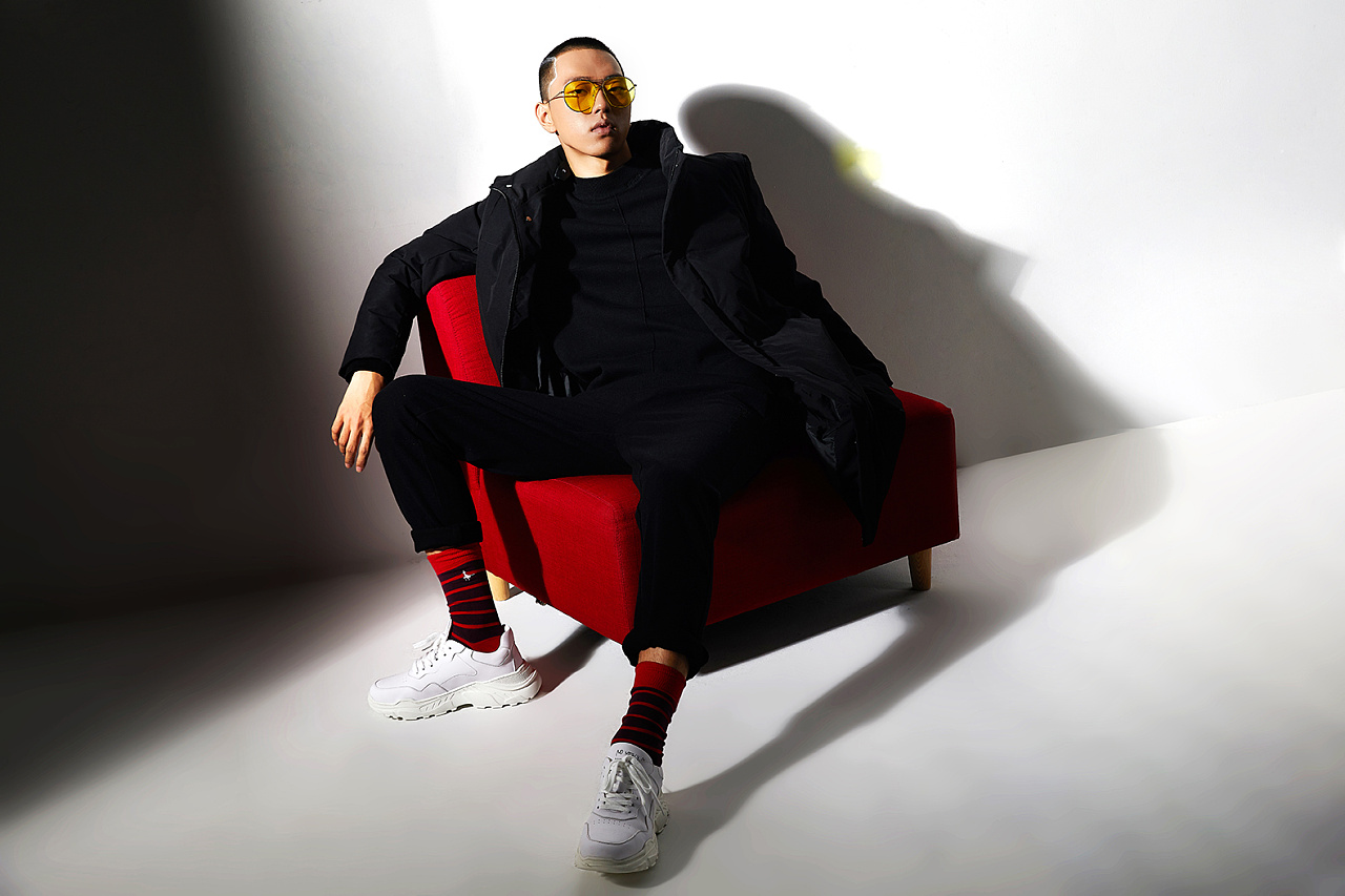 充满阳光的潮酷男孩