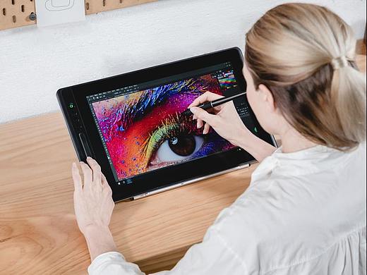 带上创意即刻出发！绘王发布新品凯卓Kamvas Pro 16数位屏   