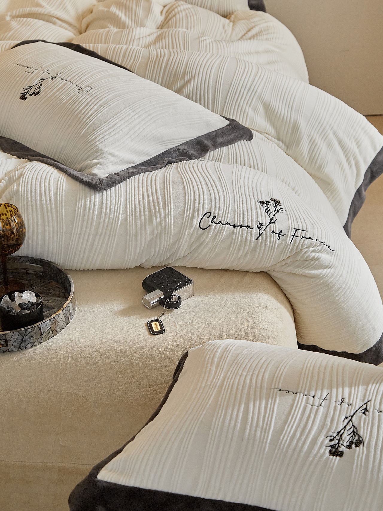 小学产品卖点-初中差异化-高中生活方式-大学大力飞砖