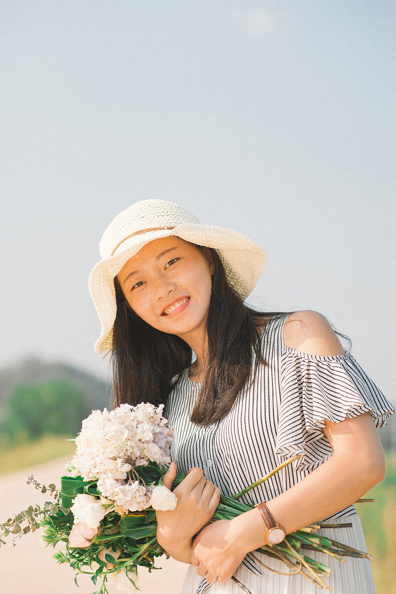 你是九月夏天滚烫的浪
