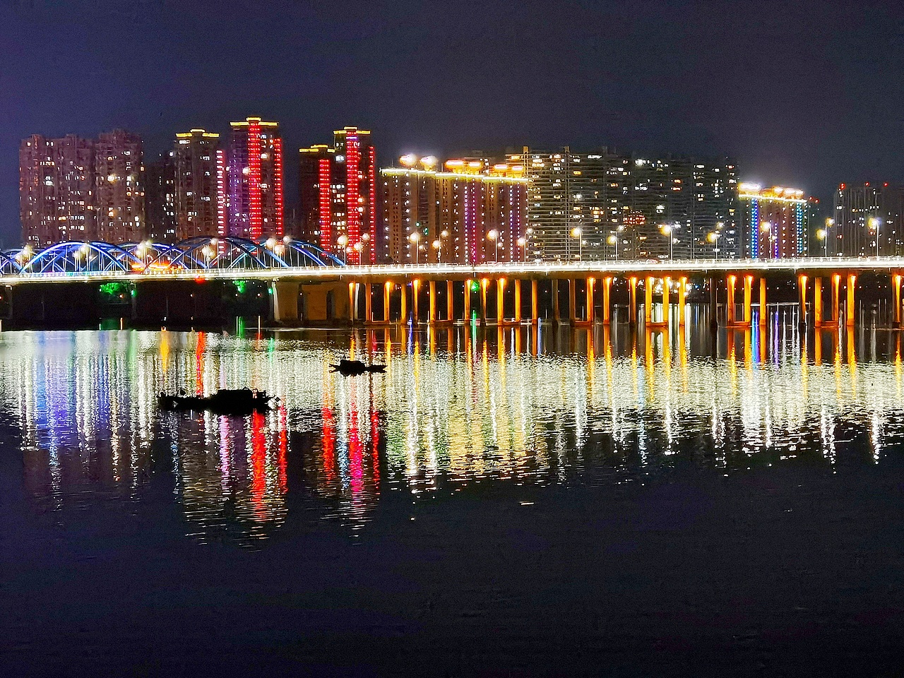 富春江江滩夜景