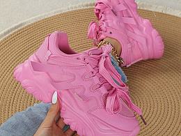 运动鞋脚模拍摄