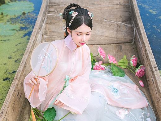 红藕香残玉簟秋