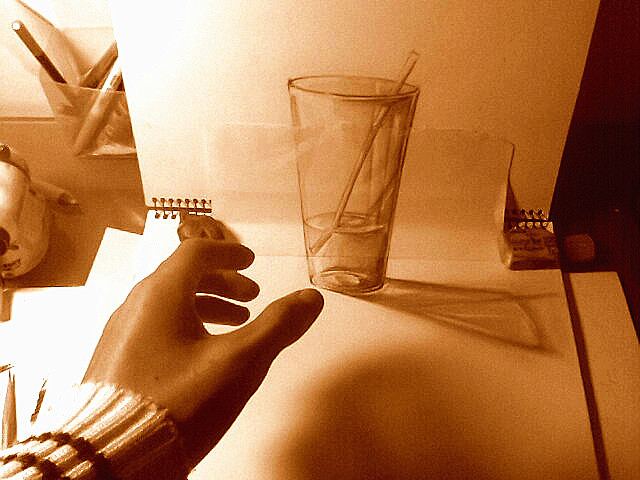 上传一组初中14岁时候画的彩铅吧。还有几张彩色圆珠笔，都是初中的。