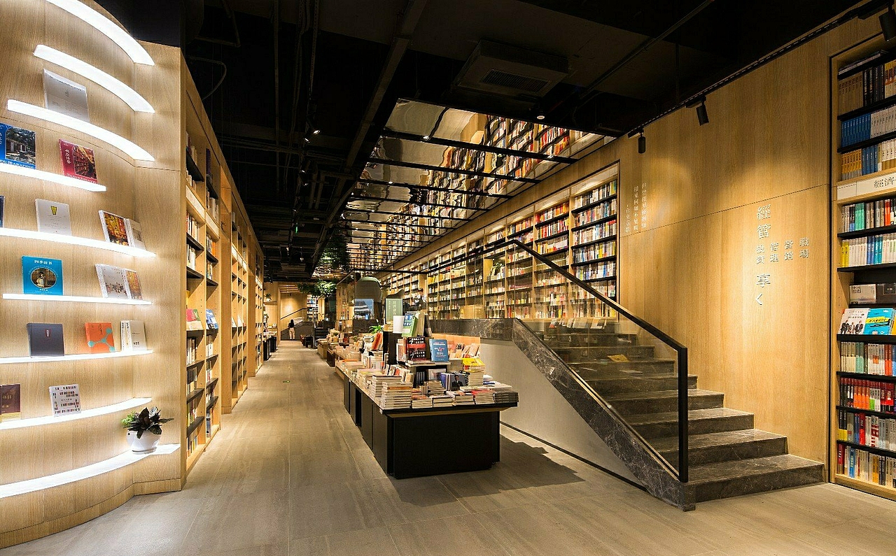 书店是一座城市饱满灵魂的见证,也是文化生长收容之所